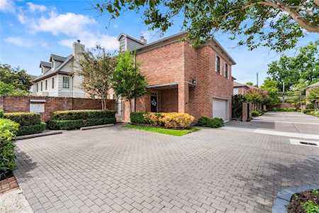 2426 Potomac Dr Houston, TX 77057