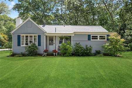 122 Winterberry Rd Narragansett, RI 02874