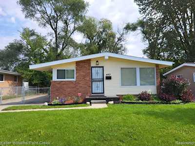 482 Kuhn St Pontiac, MI 48342
