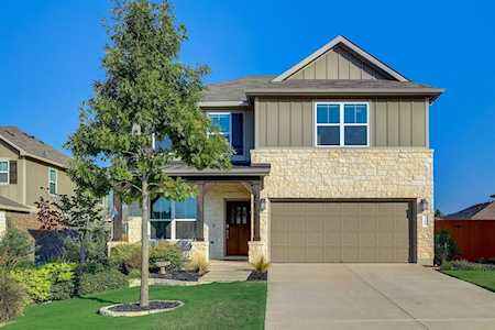 106 Fern DR Buda, TX 78610