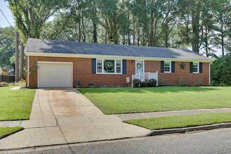 904 Vanderploeg Dr Chesapeake, VA 23320