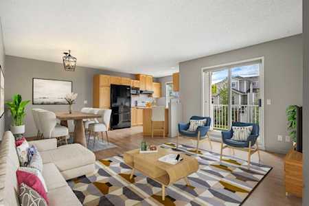 7171 SW Coach Hill Rd Calgary, AB T3H 3R7