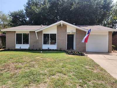 1300 Rosewood Lane Arlington, TX 76010