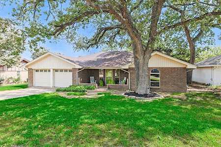 3628 Spring Grove Drive Bedford, TX 76021