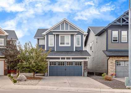 45 Cougar Ridge Cove SW Calgary, AB T3H 0S5