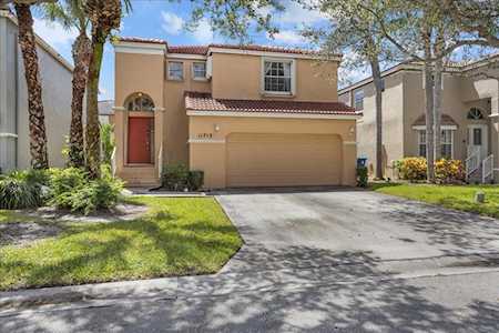 11712 NW 1st St Coral Springs, FL 33071
