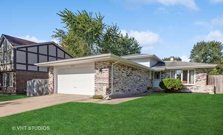 10S260 Havens Dr Downers Grove, IL 60516