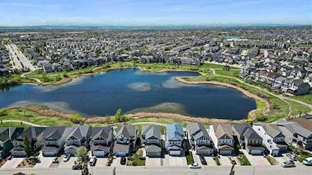 722 Copperpond Circle SE Calgary, AB T2Z 0R5