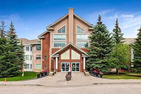 6868 Sierra Morena Blvd SW #302 Calgary, AB T3H 3R6