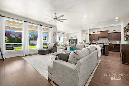 5330 S Twilight Mist Way Meridian, ID 83642
