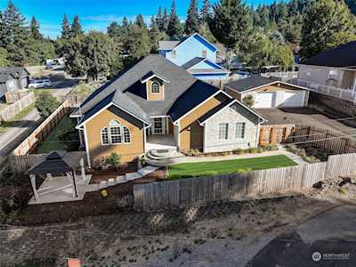 215 Paxton Rd Kelso, WA 98626
