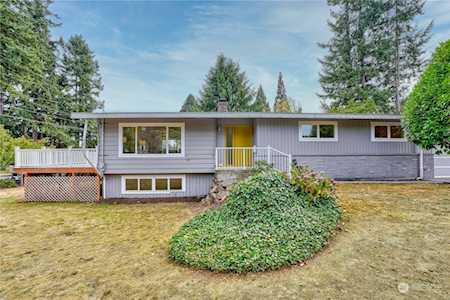 7202 228th St SW Mountlake Terrace, WA 98043