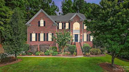 208 Silvercliff Dr Mount Holly, NC 28120