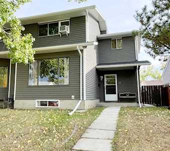 47 Castleridge Dr NE Calgary, AB T3J 1P4