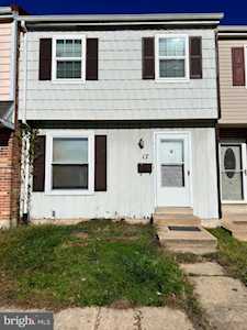 17 Forest Creek Dr Dover, DE 19904