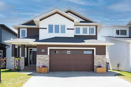 21 Longmire Close Red Deer, AB T4R 0S7