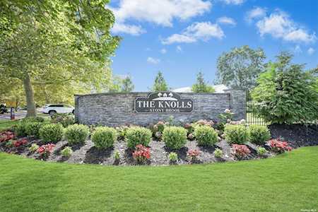72 Knolls Dr #72 Stony Brook, NY 11790
