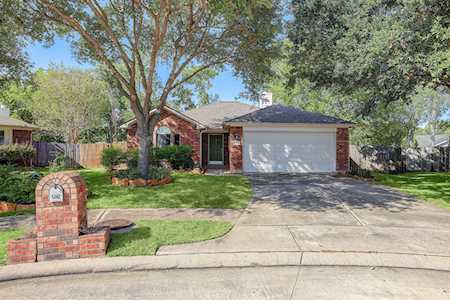 1242 Halls Bridge League City, TX 77573