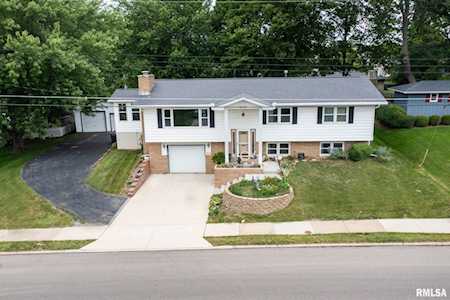 2403 Willow St Pekin, IL 61554