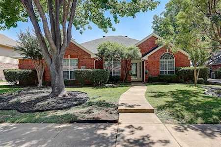 8212 Beverly Drive North Richland Hills, TX 76182