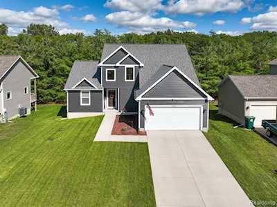 5212 Autumn Kirsten Circle Handy Twp, MI 48836