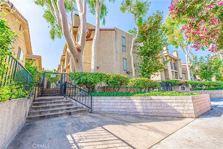 18954 Sherman Way #8 Reseda, CA 91335