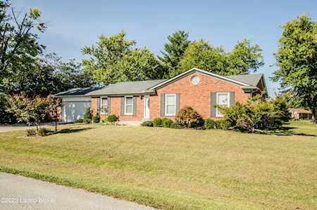 10605 Helmsdale Ln Louisville, KY 40223