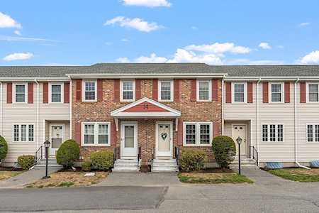 14 Fernwood Dr #E Leominster, MA 01453