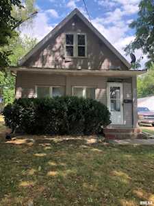 1712 N Broadway St Peoria, IL 61604