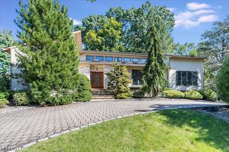 39 Hemlock Rd Livingston Twp., NJ 07039