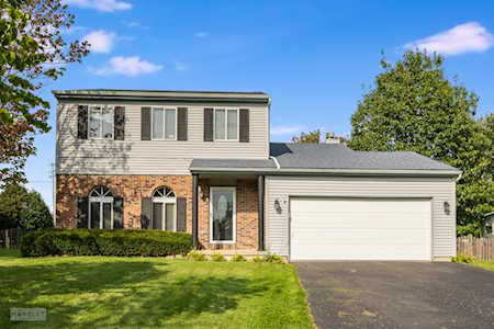 122 Rick Ct Oswego, IL 60543