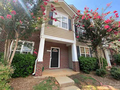 8215 Chaceview Ct Charlotte, NC 28269