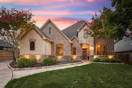 7929 Green Valley Drive North Richland Hills, TX 76182