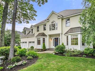 3 Tea Party Ln Holliston, MA 01746