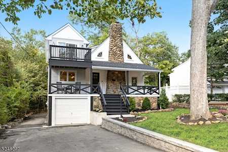 8 Mountainside Dr Wayne Twp., NJ 07470