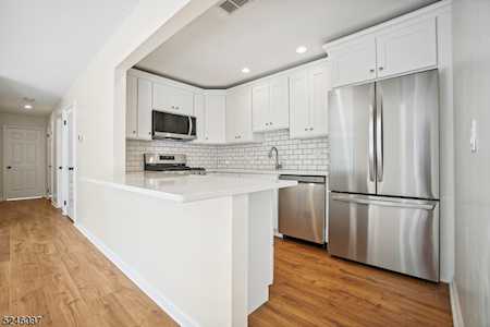 50 W Lindsley Rd Cedar Grove Twp., NJ 07009