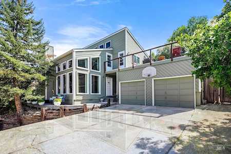 2113 E Roanoke Dr Boise, ID 83712-7532