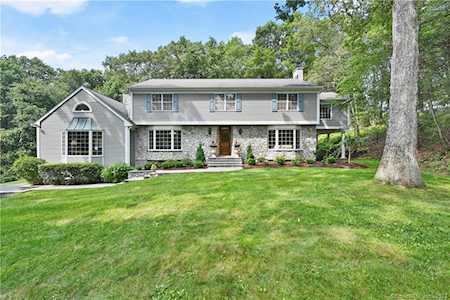 74 Barnswallow Dr Trumbull, CT 06611
