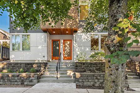 5936 California Ave SW #B Seattle, WA 98136