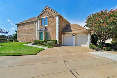 5952 River Bend Drive Benbrook, TX 76132