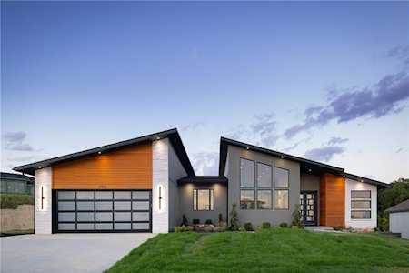 2150 Palisades Dr Riverside, MO 64150