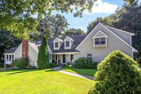 89R Green St Medfield, MA 02052