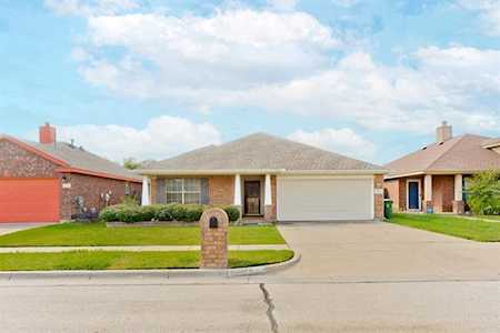 710 Stonedale Drive Arlington, TX 76002