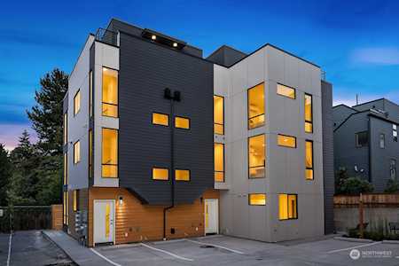 9212 A Roosevelt Way NE Seattle, WA 98115