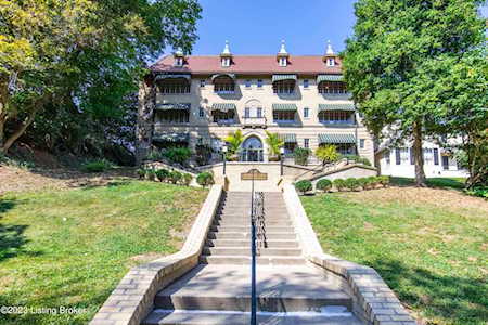 2519 Cherokee Pkwy #3 Louisville, KY 40204