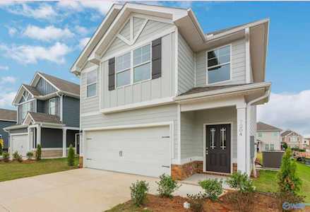 7204 Elmcroft Avenue Huntsville, AL 35806