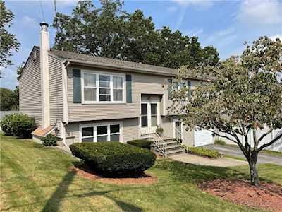 39 Buchanan St Johnston, RI 02919