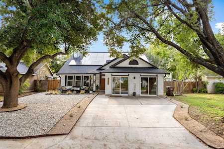 2106 Bluebonnet DR Round Rock, TX 78664