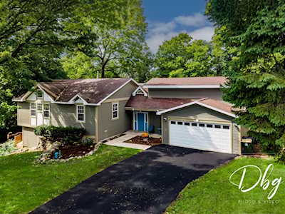 38584 N Lincoln Ave Spring Grove, IL 60081