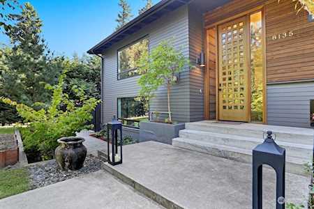 8135 NE 165th St Kenmore, WA 98028